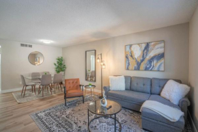 Modern 2BD - Parking, Gym, Pool - Sleeps 8 - 5 Min Casino